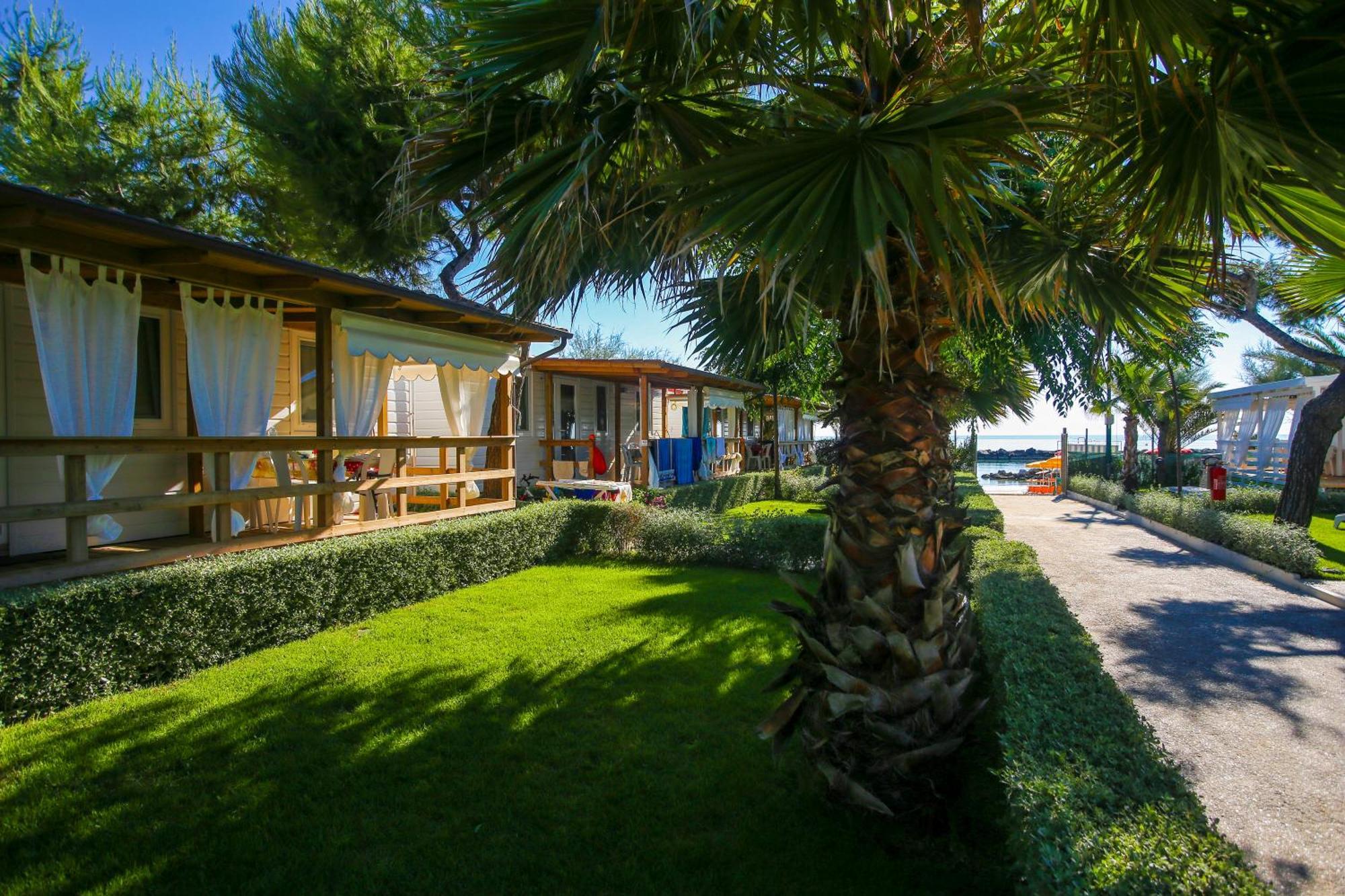 Camping Villaggio Calypso Cupra Marittima Bagian luar foto