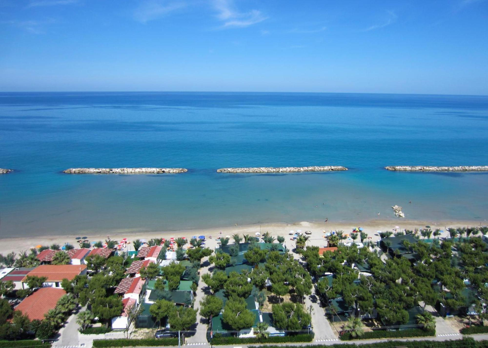 Camping Villaggio Calypso Cupra Marittima Bagian luar foto