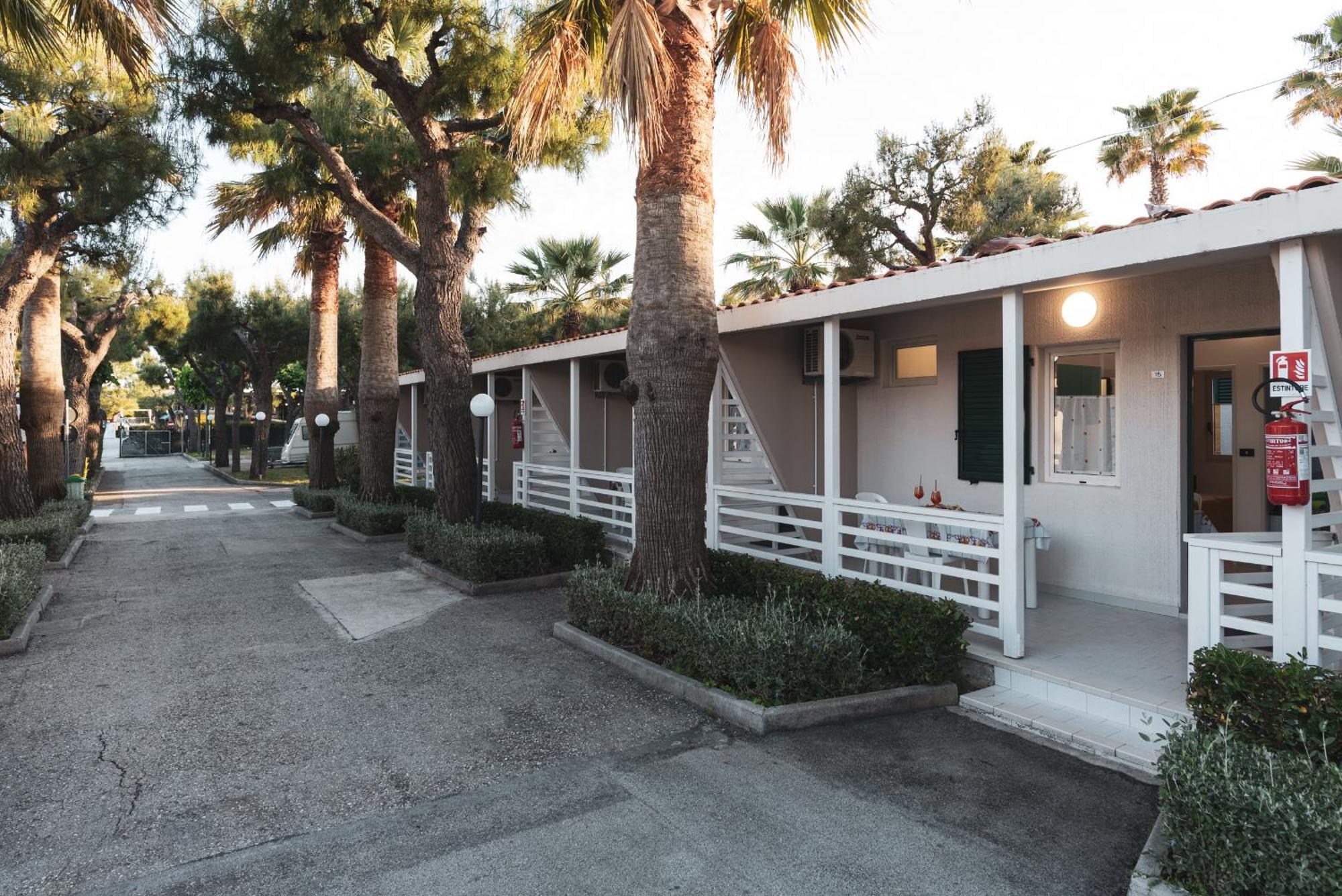 Camping Villaggio Calypso Cupra Marittima Bagian luar foto